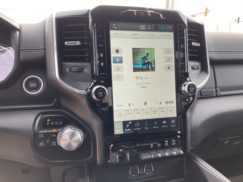 RAM 1500 Laramie 1C6SRFJT0NN188725 76152