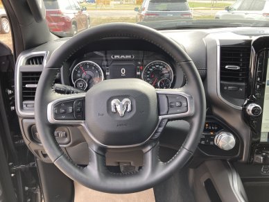 2022 RAM 1500 Laramie - Image 11