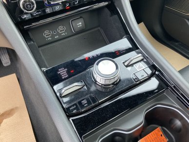 2022 JEEP Grand Cherokee L Overland - Image 13