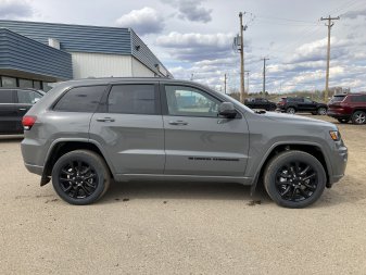 2022 JEEP Grand Cherokee WK Altitude - Image 1