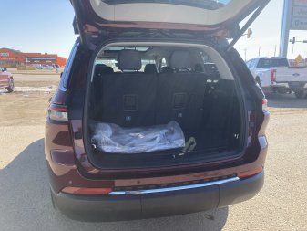 2022 JEEP Grand Cherokee L Limited - Image 6