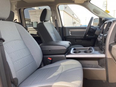 2022 RAM 1500 Classic SLT - Image 17