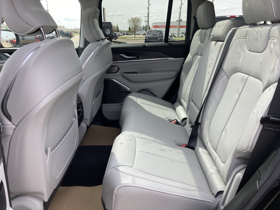 JEEP All-New Grand Cherokee Overland 1C4RJHDT3N8540152 76610