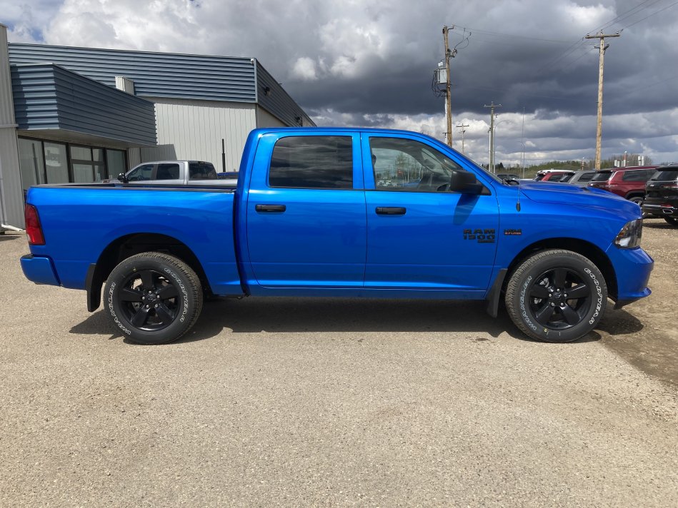 RAM 1500 Classic Night Edition 3C6RR7KT2NG259435 76539