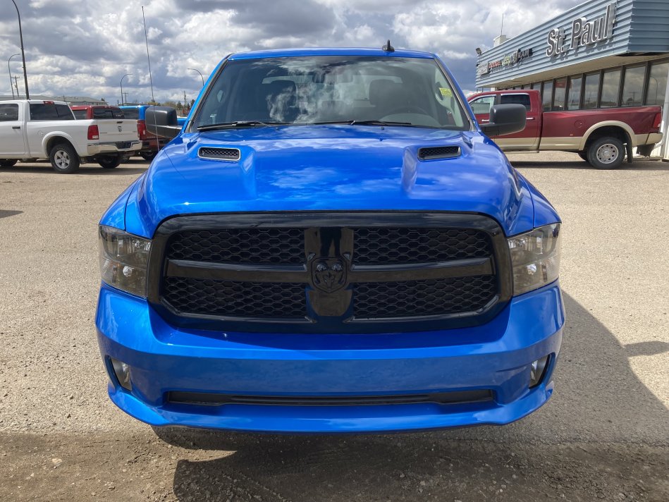 RAM 1500 Classic Night Edition 3C6RR7KT2NG259435 76540