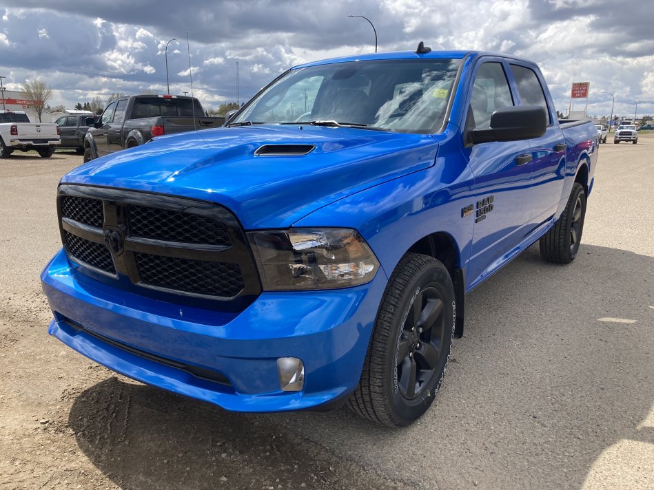 RAM 1500 Classic Night Edition 3C6RR7KT2NG259435 76541