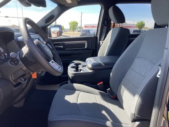 2022 RAM 1500 Classic Warlock - Image 10