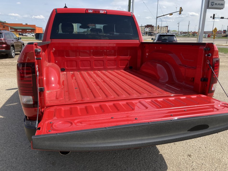 RAM 1500 Classic Warlock 1C6RR7LT2NS155518 76925