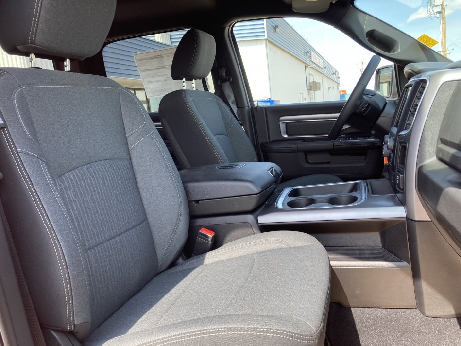 RAM 1500 Classic Warlock 1C6RR7LT2NS155518 76928