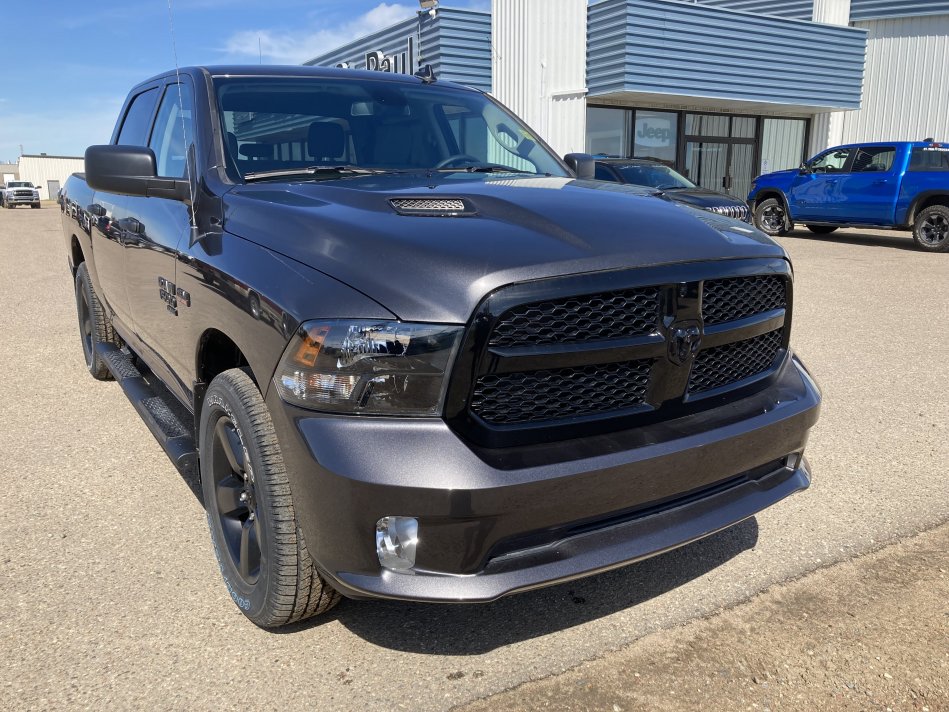RAM 1500 Classic Night Edition 3C6RR7KT8NG257141 78998