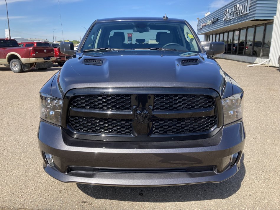 RAM 1500 Classic Night Edition 3C6RR7KT8NG257141 79000