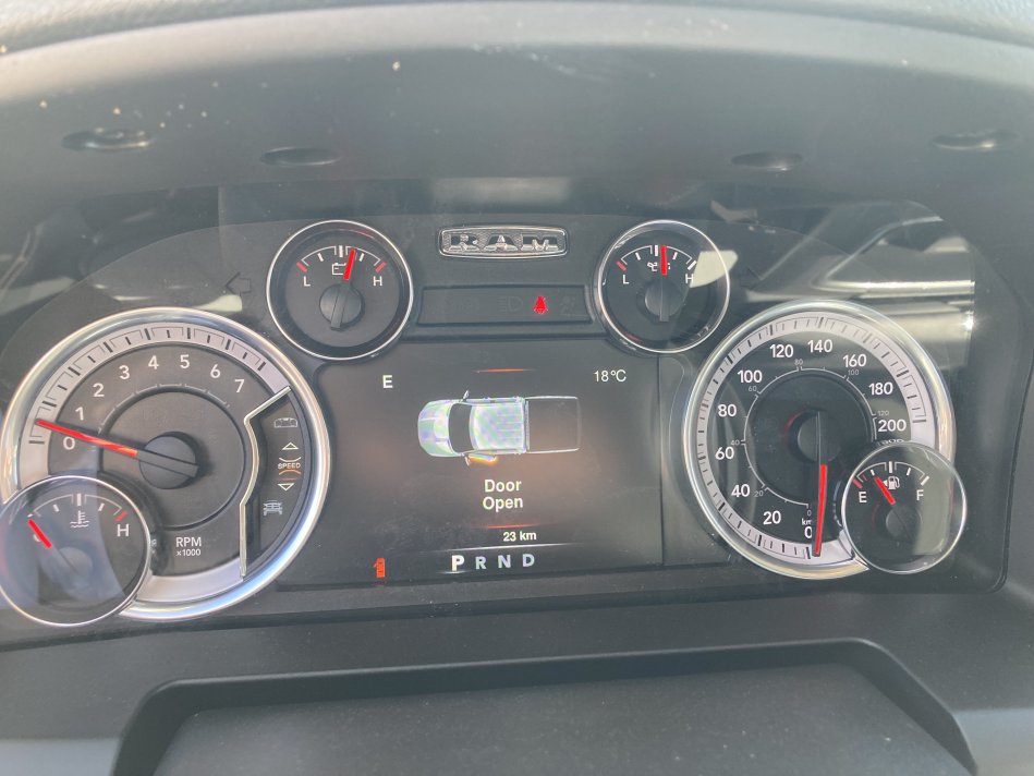 RAM 1500 Classic Night Edition 3C6RR7KT8NG257141 79011