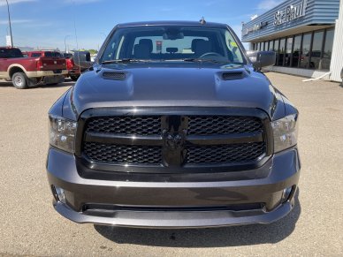 2022 RAM 1500 Classic Night Edition - Image 2