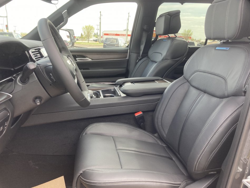 Grand Wagoneer Series I Series I 1C4SJVEJ3NS197424 77185