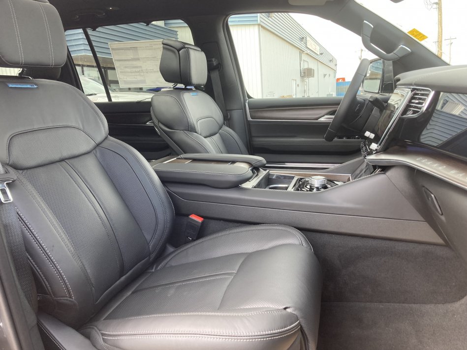 Grand Wagoneer Series I Series I 1C4SJVEJ3NS197424 77188