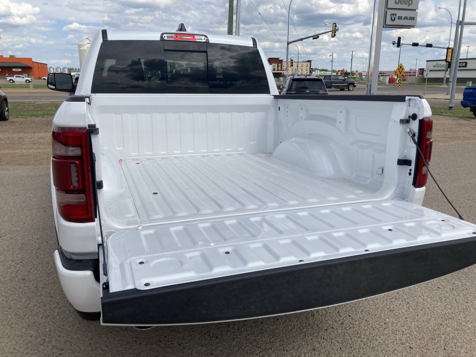 RAM 1500 Laramie 1C6SRFJT4NN248652 78612