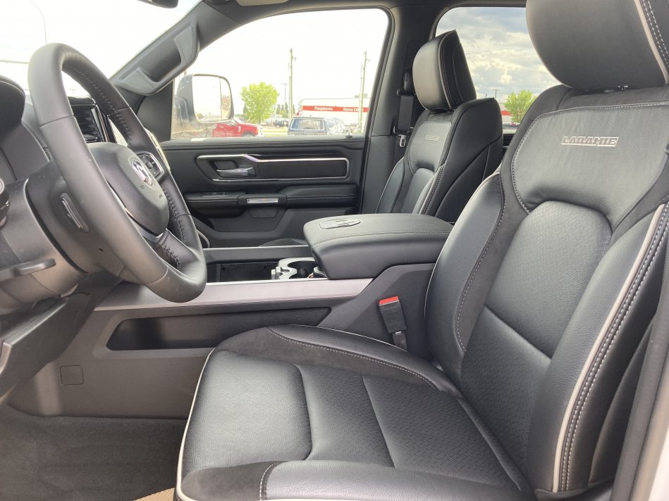 RAM 1500 Laramie 1C6SRFJT4NN248652 78614