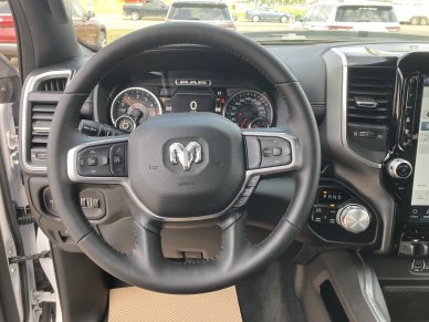 2022 RAM 1500 Laramie - Image 11