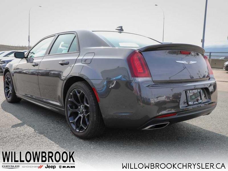 Chrysler 300 NO ACCIDENTS, LOW MILEAGE, 2C3CCABG6KH731054 13911