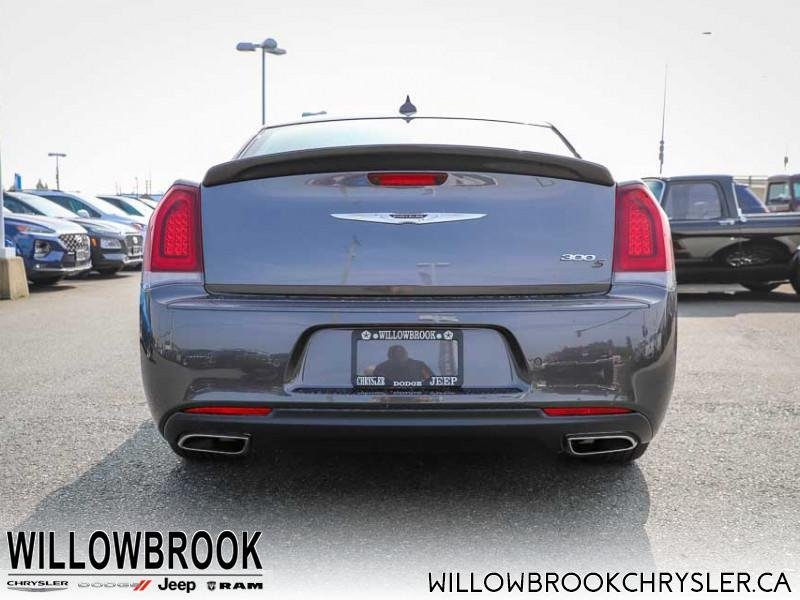 Chrysler 300 NO ACCIDENTS, LOW MILEAGE, 2C3CCABG6KH731054 13912