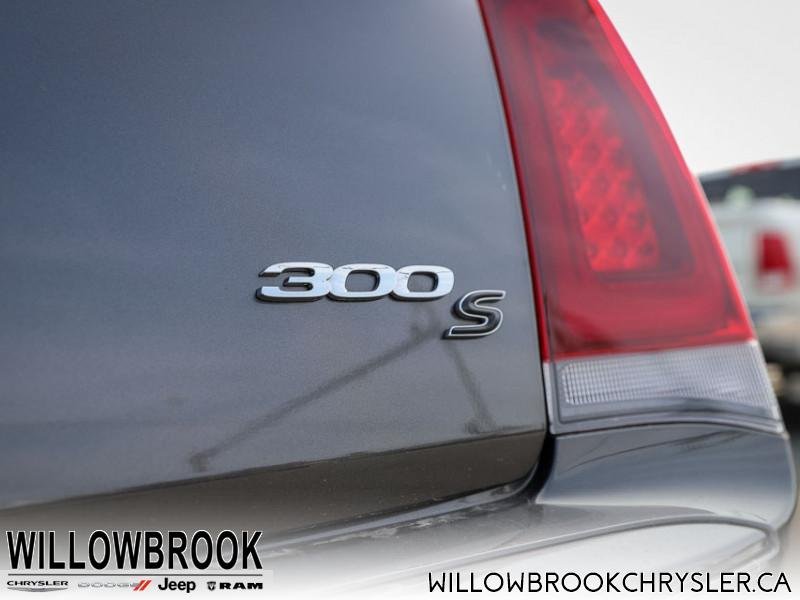 Chrysler 300 NO ACCIDENTS, LOW MILEAGE, 2C3CCABG6KH731054 13915