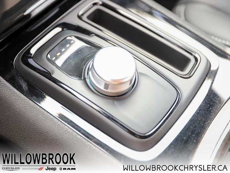 Chrysler 300 NO ACCIDENTS, LOW MILEAGE, 2C3CCABG6KH731054 13931