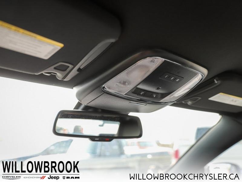 Chrysler 300 NO ACCIDENTS, LOW MILEAGE, 2C3CCABG6KH731054 13933