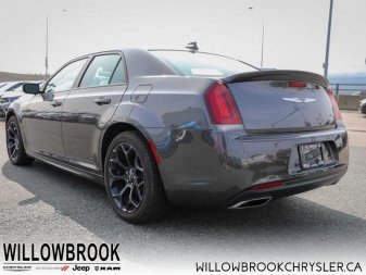 Chrysler 300 NO ACCIDENTS, LOW MILEAGE, 2C3CCABG6KH731054 13911