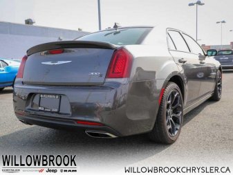 Chrysler 300 NO ACCIDENTS, LOW MILEAGE, 2C3CCABG6KH731054 13913