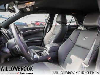 Chrysler 300 NO ACCIDENTS, LOW MILEAGE, 2C3CCABG6KH731054 13917