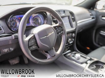 Chrysler 300 NO ACCIDENTS, LOW MILEAGE, 2C3CCABG6KH731054 13918