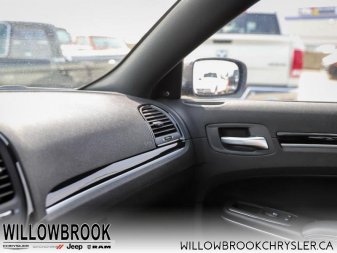 Chrysler 300 NO ACCIDENTS, LOW MILEAGE, 2C3CCABG6KH731054 13932