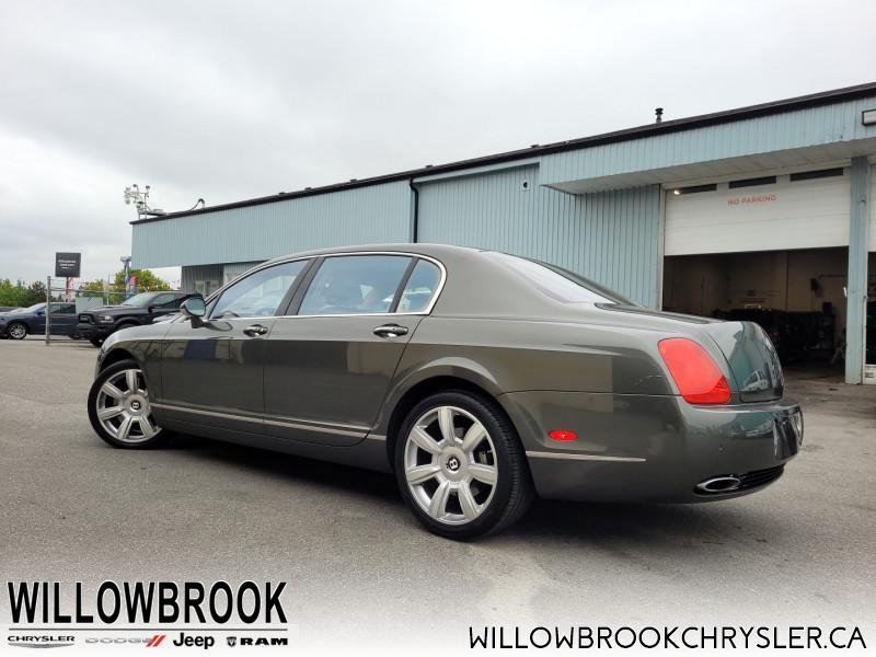 BENTLEY Continental Flying Spur - Low Mileage SCBBR53W26C032776 70235
