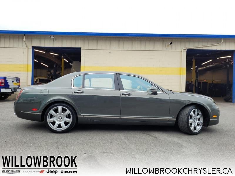BENTLEY Continental Flying Spur - Low Mileage SCBBR53W26C032776 70237