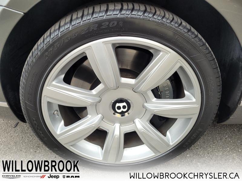 BENTLEY Continental Flying Spur - Low Mileage SCBBR53W26C032776 70241