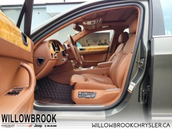 BENTLEY Continental Flying Spur - Low Mileage SCBBR53W26C032776 70242