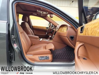 BENTLEY Continental Flying Spur - Low Mileage SCBBR53W26C032776 70243