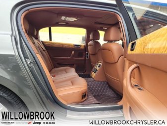 BENTLEY Continental Flying Spur - Low Mileage SCBBR53W26C032776 70244