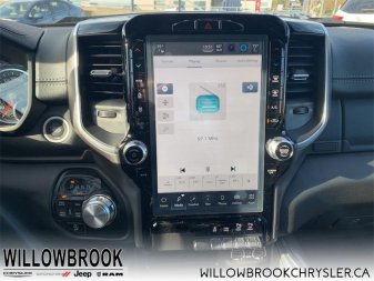 RAM 1500 Laramie 1C6SRFJT9NN187783 117642