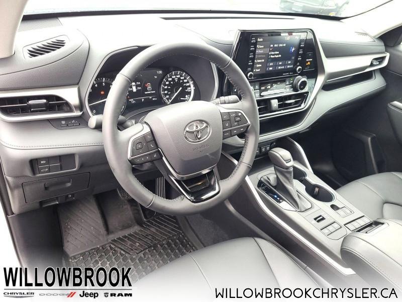 TOYOTA Highlander XLE  - Low Mileage 5TDGZRBH1MS139438 110086