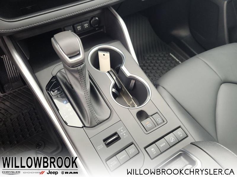 TOYOTA Highlander XLE  - Low Mileage 5TDGZRBH1MS139438 110092