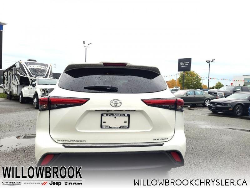 TOYOTA Highlander XLE  - Low Mileage 5TDGZRBH1MS139438 110097