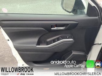 TOYOTA Highlander XLE  - Low Mileage 5TDGZRBH1MS139438 110085