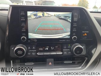 TOYOTA Highlander XLE  - Low Mileage 5TDGZRBH1MS139438 110089