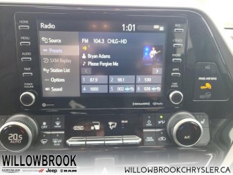 TOYOTA Highlander XLE  - Low Mileage 5TDGZRBH1MS139438 110090