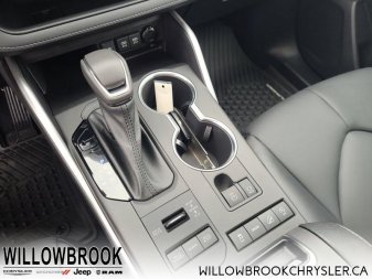 TOYOTA Highlander XLE  - Low Mileage 5TDGZRBH1MS139438 110092