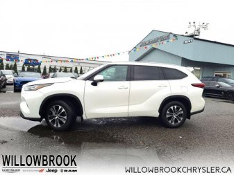 TOYOTA Highlander XLE  - Low Mileage 5TDGZRBH1MS139438 112614