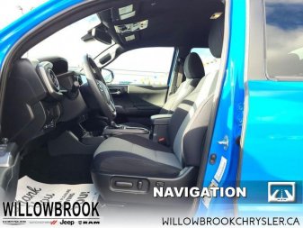 TOYOTA Tacoma TRD Off-Road  - Low Mileage 5TFCZ5AN4LX215046 123053