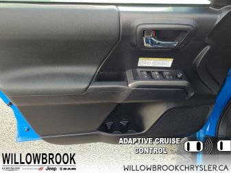 TOYOTA Tacoma TRD Off-Road  - Low Mileage 5TFCZ5AN4LX215046 123055