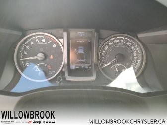 TOYOTA Tacoma TRD Off-Road  - Low Mileage 5TFCZ5AN4LX215046 123057